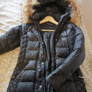 Rock and Blue vinterjacka stl 34 - Jackan är midi lång. Fortfarande fin