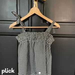 Rutig topp - Jätte fin topp som knappt är använd❤️ inget fel på den!