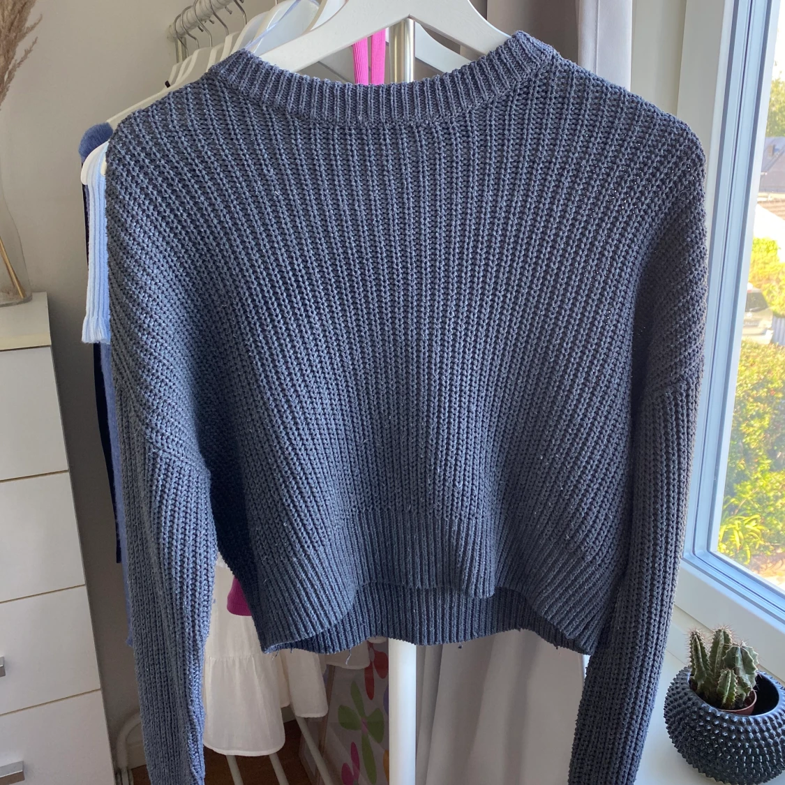 Grå stickad tröja 