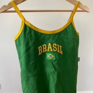 Linne - Coolt linne som är as skön och perfekt längd för lågmidjade byxor 