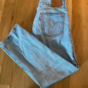 Levis jeans  - Som nya . Provade 2 gånger. 