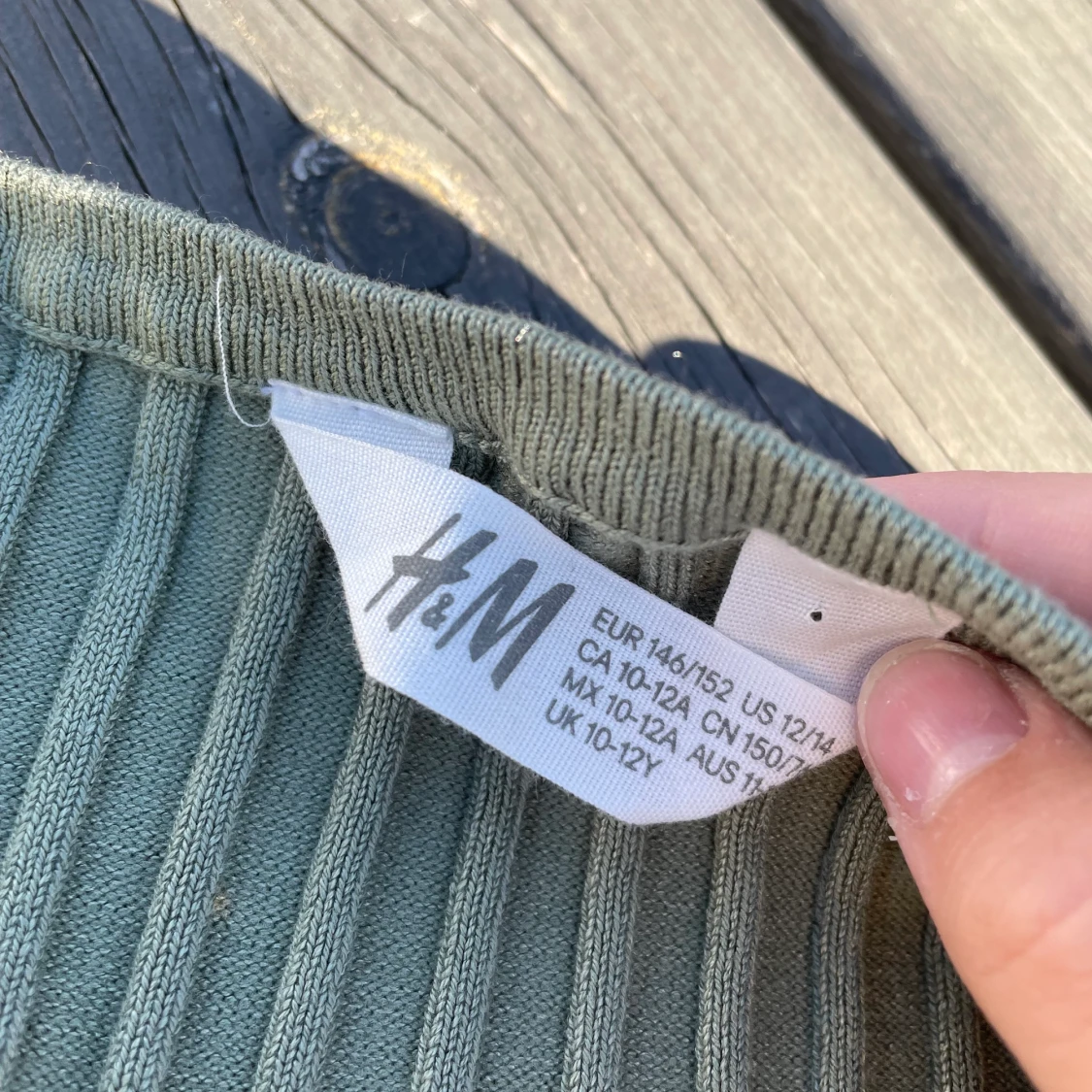 Jätte fint grönt linne från h&m ville inte ha de pga gillar inte linnen super mycket.💚 - 90