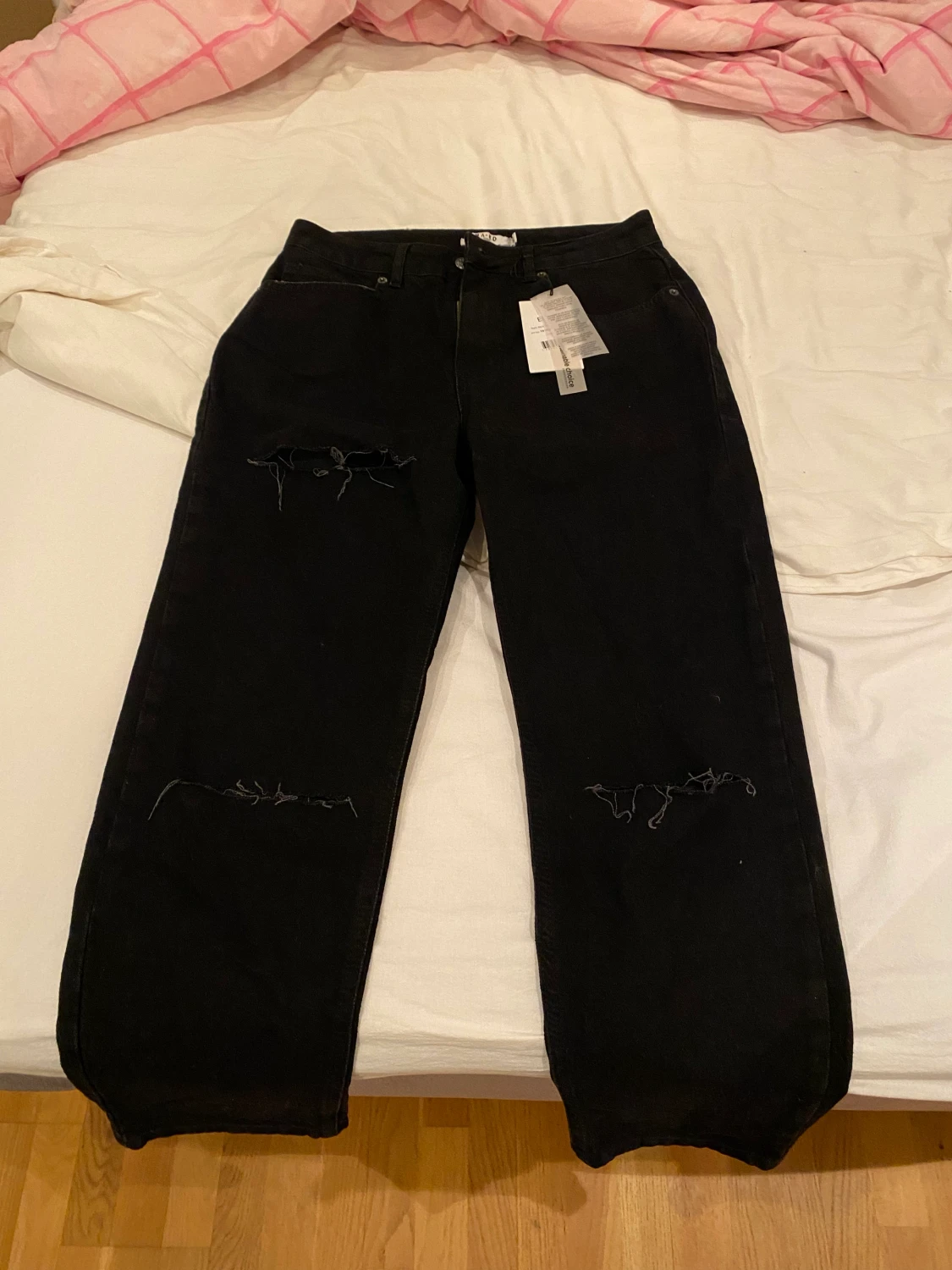 Svarta håliga jeans  - 90