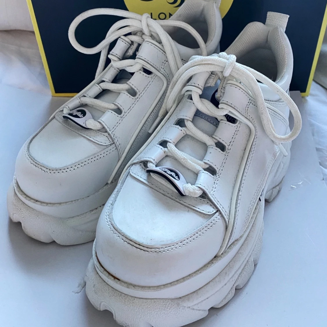 Buffalo skor: Cow Leather White - 91