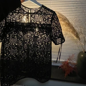 topp - Jätte jätte fin virkad topp från hm, säljer då jag ej har någon andvändning av den💗💗