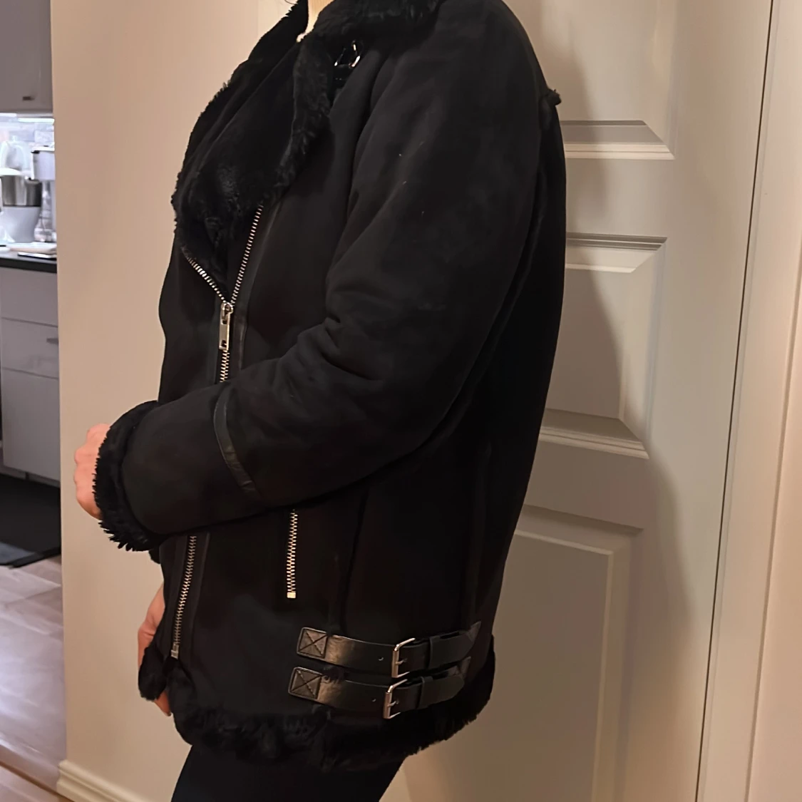 Svart jacka pull and bear - 91