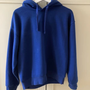 Blå hoodie från Zara - Supersnygg hoodie från zara storlek S💓