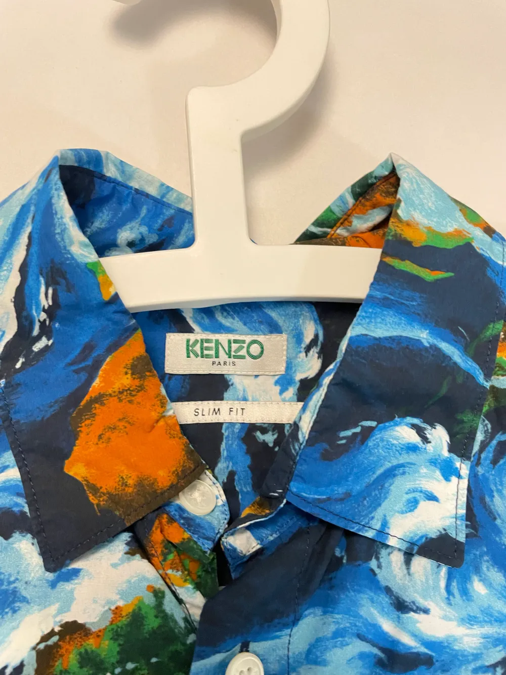 Kenzo Paris skjorta knappt använd i storlek 40 Ny pris 4800. Skjortor.