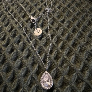 Halsband Edblad  - Helt nytt och oanvänt halsband från Edblad🌸 nypris 499