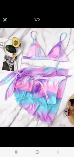 Bikini-set - Oanvänt bikini-set 💙💜