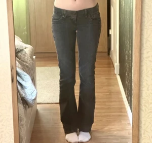 Ltb - Mörkgråa ltb valeires! Säljer då de inte kommer till användning. Köpta för typ två veckor sedan, BYTER mot fina sommarplagg och ljusblåa jeans!!🥰