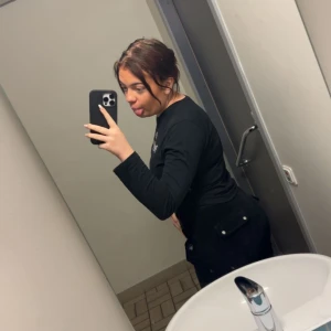 Juciy  - Hej! Säljer nu mina juciy, knappt använda då dom e för långa på mig❤️