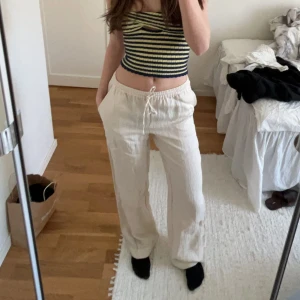 Linnebyxor - Säljer mina linnebyxor från zara i xs, de är helt oanvända endast provade 💞