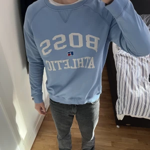 Hugo boss X Russel Athletic tröja  - Hugo boss X Russel Athletic tröja Nypris 1200kr Andvända 1 gång