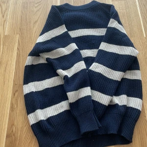 Stocholm stil randning tröja - Lager 157: stickad tröja. Aldrig använd. Bra skick. Passar på Stocholm style