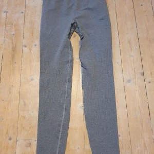 Better bodies - Better bodies seamless tights i stl s. Väldigt stretchiga så funka även på m. Använda en gång.