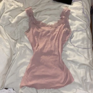 Super söt linne - Så fint mwn för stort för mig kan dock passa L 