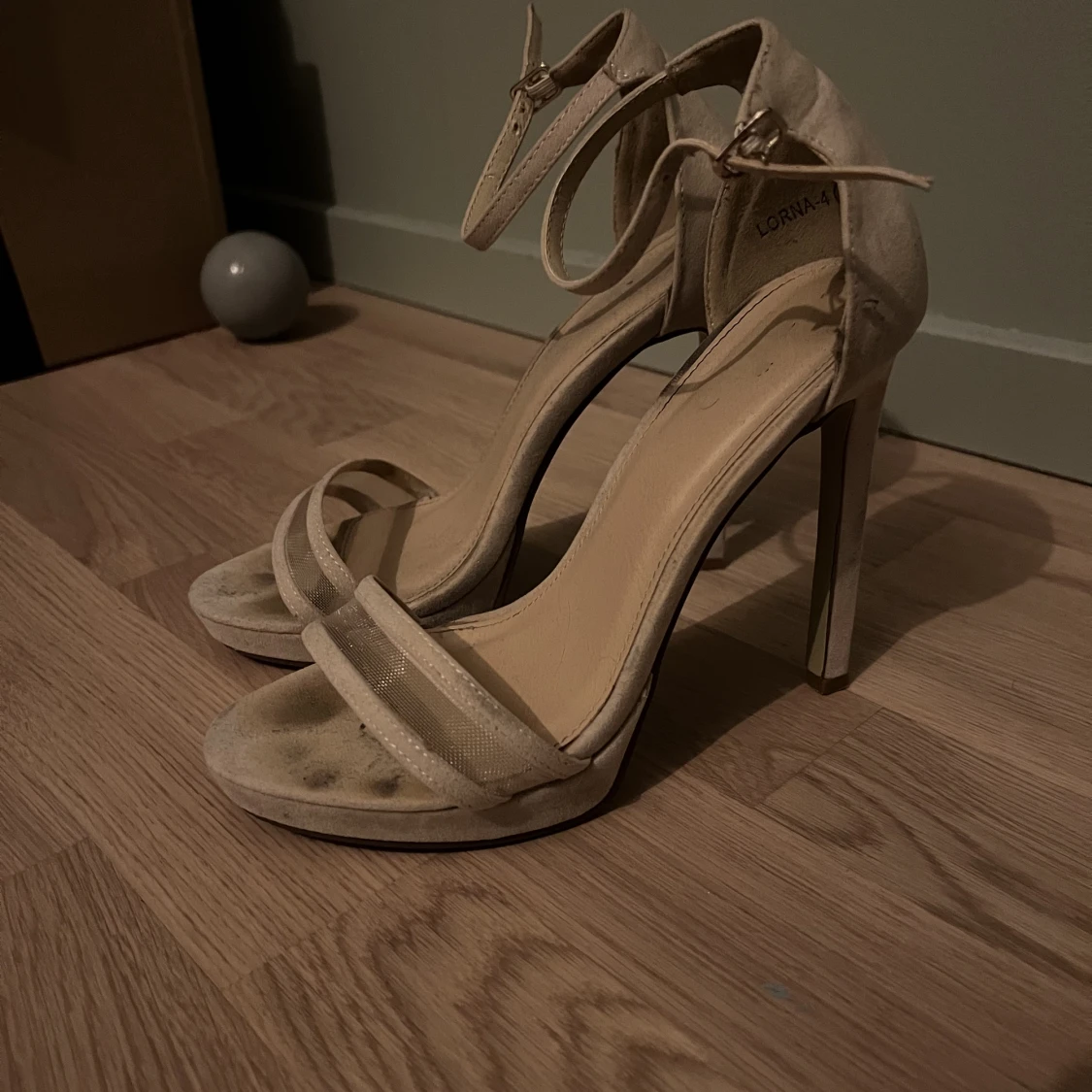 Beiga klackskor  - 90