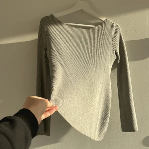 Zara tröja  - Ribbad tröja ifrån Zara! 🤍