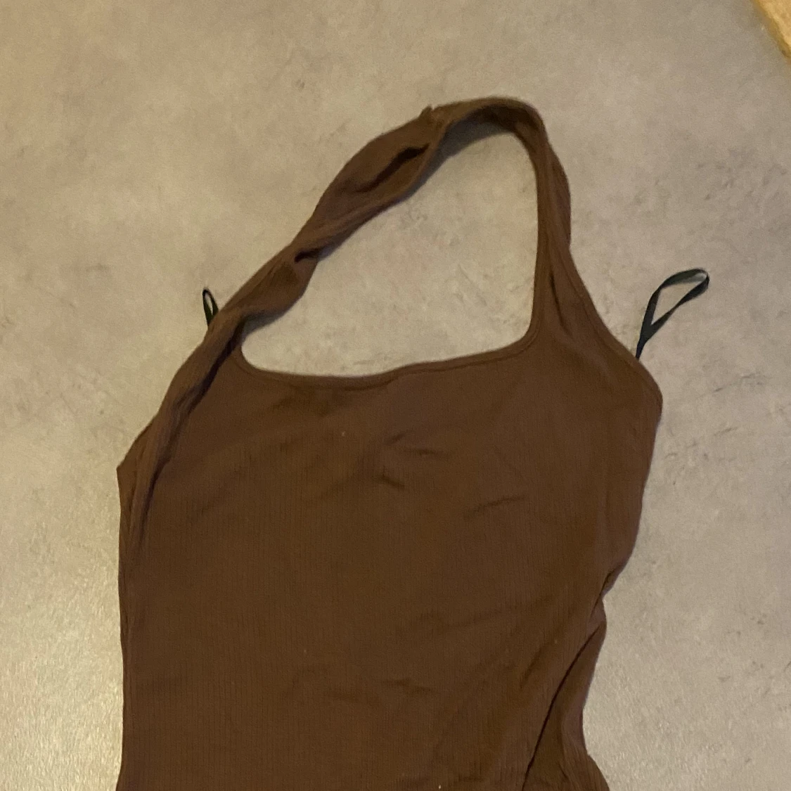 Brun, strechig klänning - 90