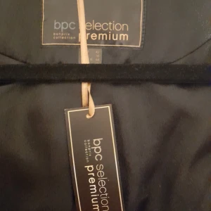 Kavaj/jacka - Nytt skick! Kavaj jacka. Stl.42 men är som en 40.