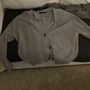 Stickad kofta  - Stickad kofta från lager 157. Storlek XL, som ny använd 3 gånger