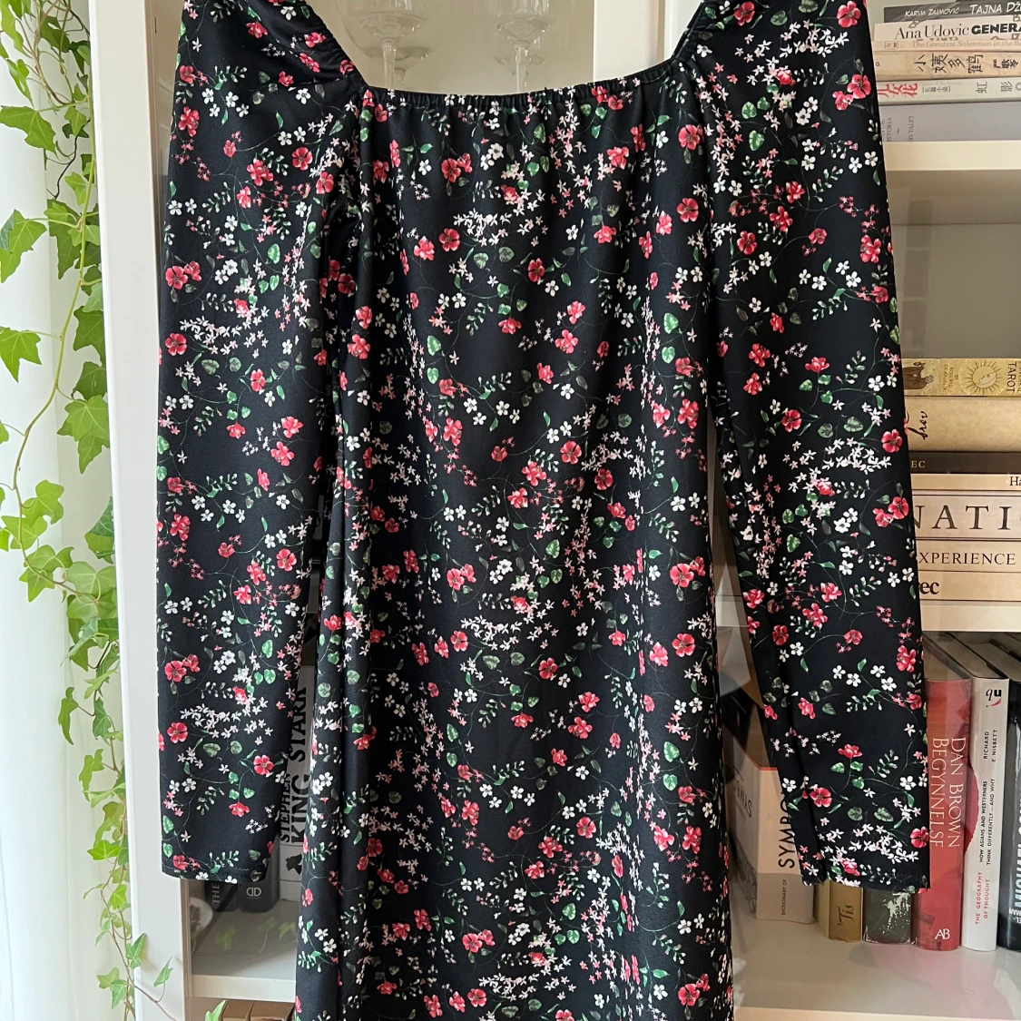 NLY Trend Blomklänning 38 - 90