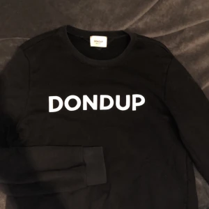 Dondup Sweatshirt - Dondup tröja, skick 6/10 Storlek: M