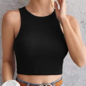 Svart linne - Bra skicka men pytte lite polo på linnet 