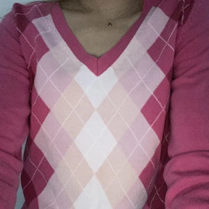 Peak performance tröja - Säljer min ”vintageaktiga” peak-tröja. Sååå fint skick o verkligen fin färg men säljer då den typ aldrig används💕