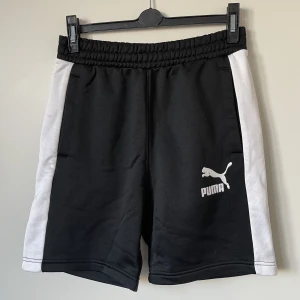 Puma shorts  - Helt oanvända shorts från puma. Storlek small. 