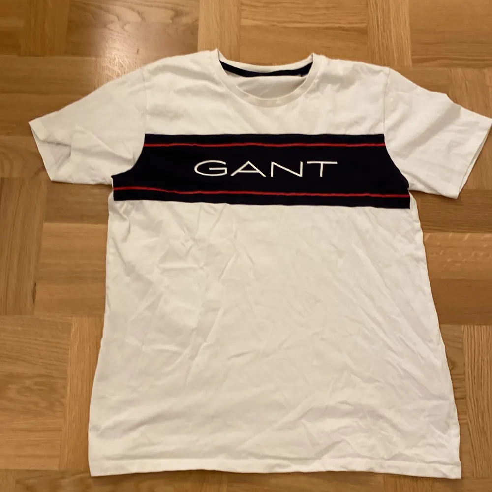 Gant tröja som har bara används en gång, bra kvalite. 90kr + frakt. T-shirts.