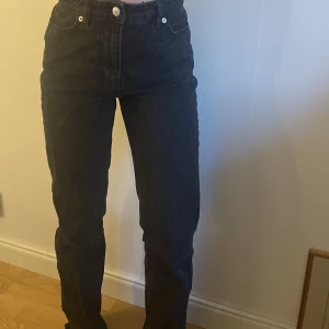 Straight jeans - Straight jeans från Na-kd i fint skick💗