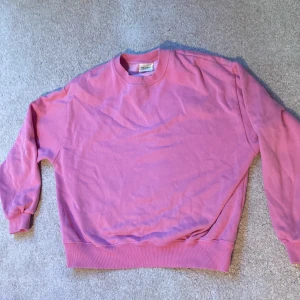 Pull bear tröja nytt skick  - Använd 3 gånger 200 inkl frakt