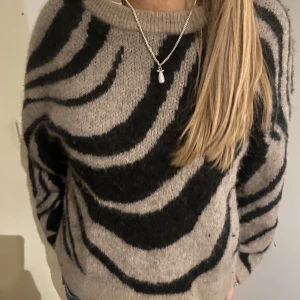 Tröja  - Nästan aldrig använd❤️