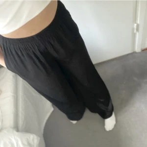 Linne liknande byxor - Inte i linne. Men samma stil.