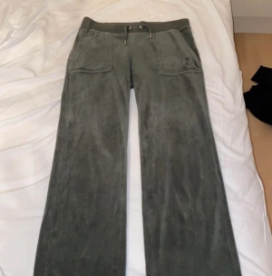 Gröna juicy  - Gröna juicy jag köpte, men var för korta för mig som är 175💗