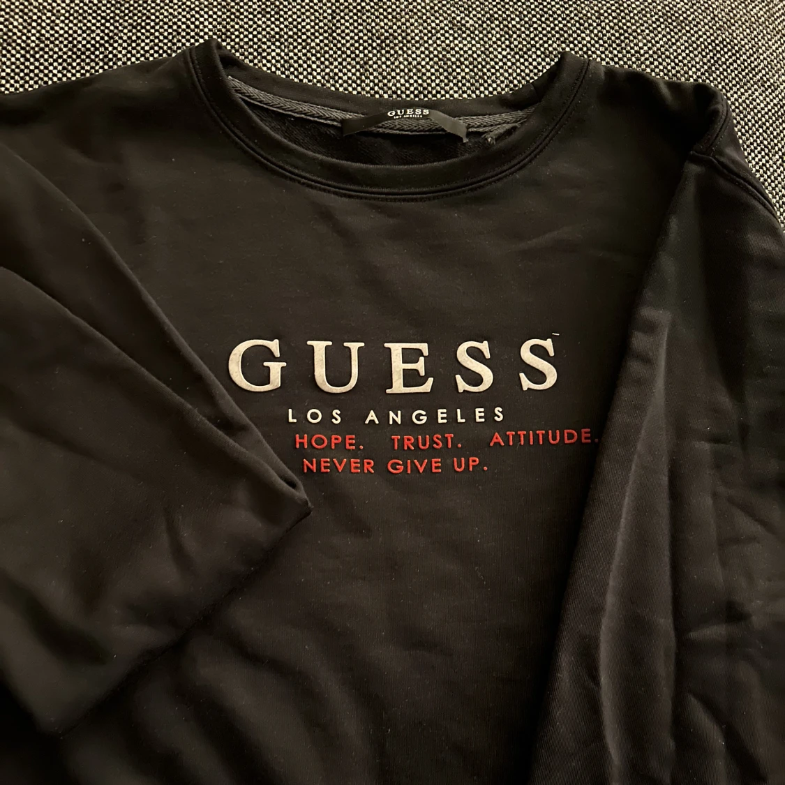 Guess Hoddie  - 90