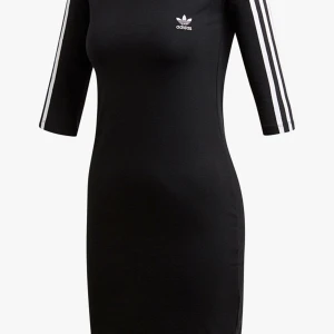 Ny original adidas klänning - Helt ny, prislappen sitter kvar sgl S