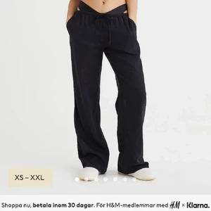 slutsålda linnebyxor stl xs - säljer dessa slutsålda linnebyxor i stl xs från h&m. köp direkt för 180kr skriv för fler bilder💕
