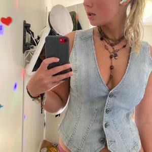 Jeans väst  - Super cool jeans väst med blå och vita ränder, köparen står för frakten