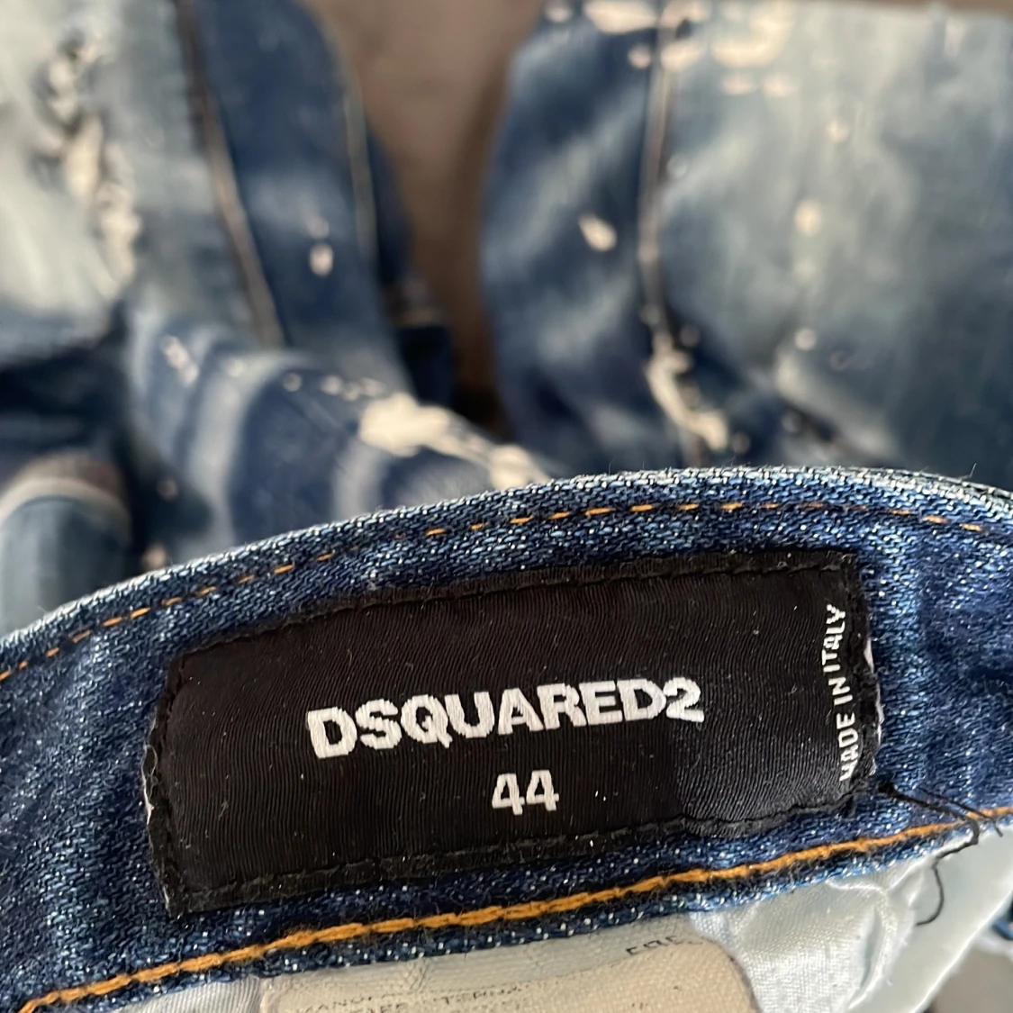 Dsquared2 jeans sitter som storlek S - 91