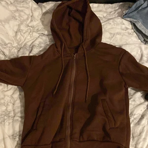 Brun zip up  - Brun zip up från shein som knappt är använd. Den är super bekväm 💗