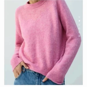 stickad tröja zara - säljer denna super fina o populära stickade tröjan från zara som är slutsåld💕 säljer då den inte passade mig som jag hade tänkt! 