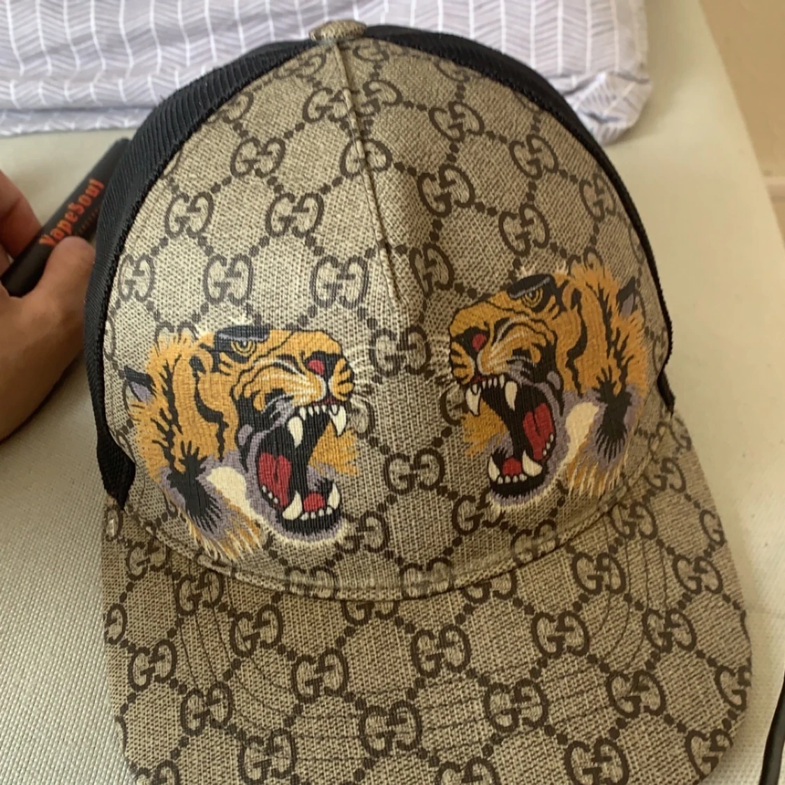 Säljer gucci kepsen använder det inte 