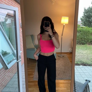 Linne - Neonrosa linne, använt fåtal gånger! Storlek XXS men passar mig som normalt har S i toppar. 