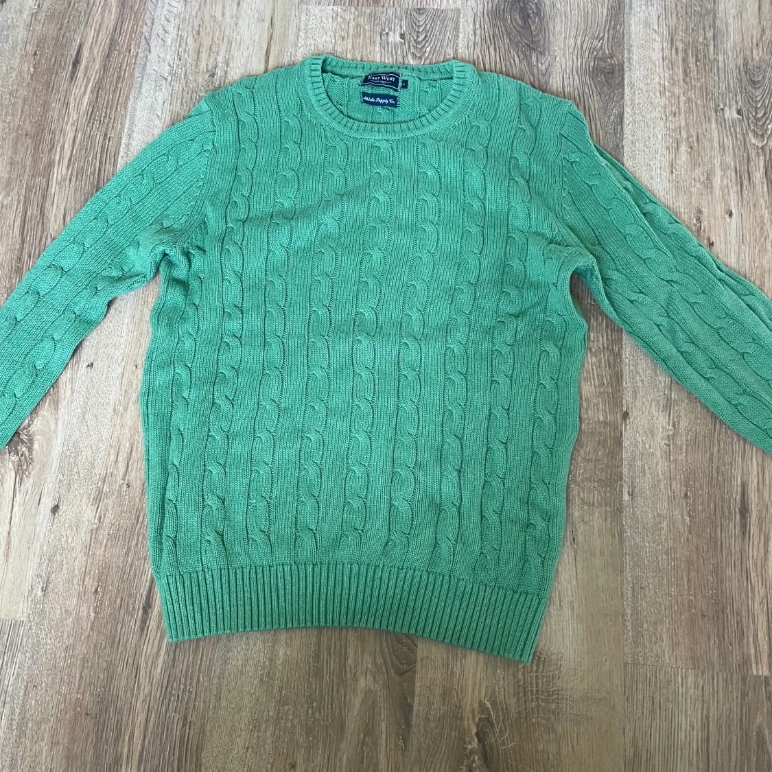 Grön kabelstickad tröja - 90