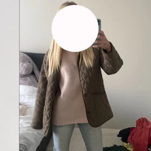 Vårjacka - Fin vårjacka🤩grön/brun