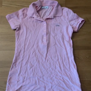 lacoste piké  - fin piké från lacoste som jag fick i födelsedagspresent men tyvärr för liten 