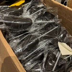 Skoblock, Size: Large (42-46), 10 par  - Säljer 10 par skoblock  Storlek L på alla (42-46) Passar perfekt för dina snygga sommarskor eller bara allmänna skor.  Jag tar emot bud också. 